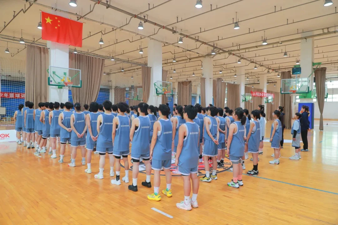 借助运动心理学家指导篮球运动员减压的方案_2